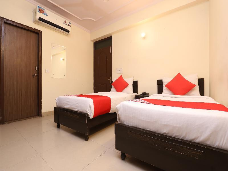 Oyo 28126 Charanpahari Hotel Νέο Δελχί Εξωτερικό φωτογραφία